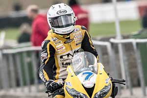 Richard Kerr motorcycle racing at Bishopscourt Circuit