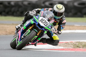 Neil Kernohan motorcycle racing at Bishopscourt Circuit