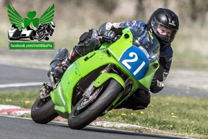 Scott Russell motorcycle racing at Kirkistown Circuit