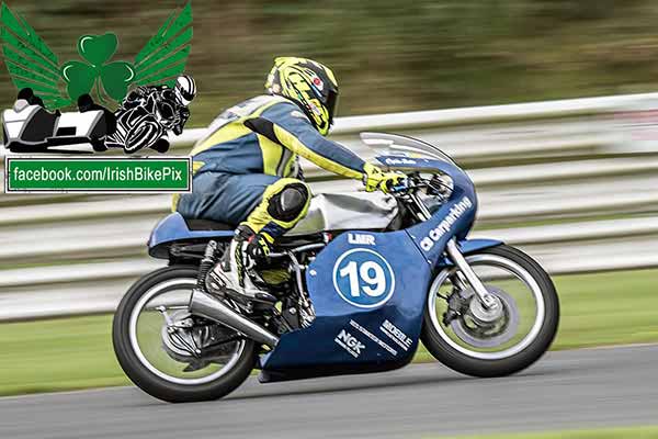 Image linking to Stephen Beattie motorcycle racing photos