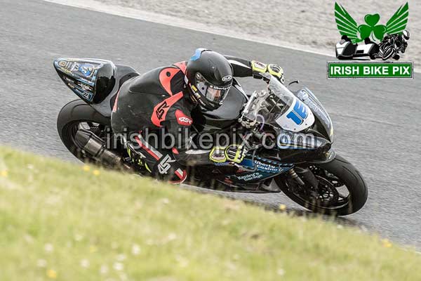 Image linking to Mike Browne racing motorcycle photos