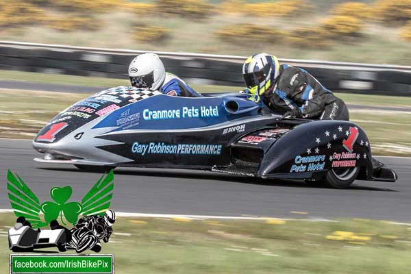 Image linking to Brian Butler sidecar racing photos