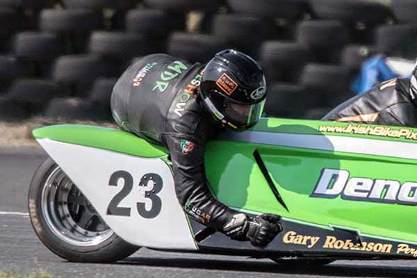 Image linking to Dave Butler motorcycle and sidecar racing photos