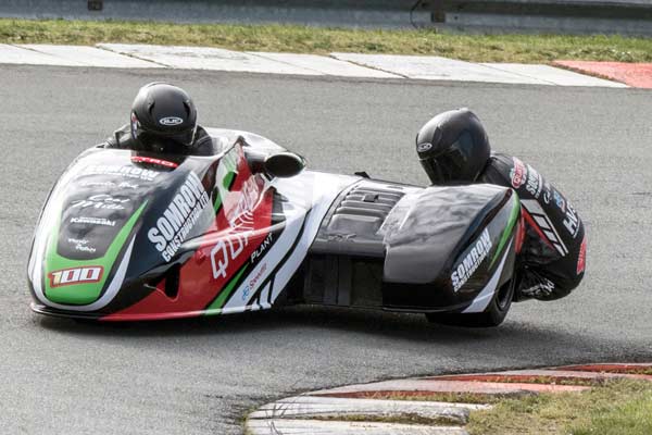 Image linking to Ryan Charlwood sidecar racing photos