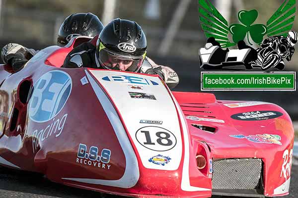Image linking to Mark Codd motorcycle racing photos