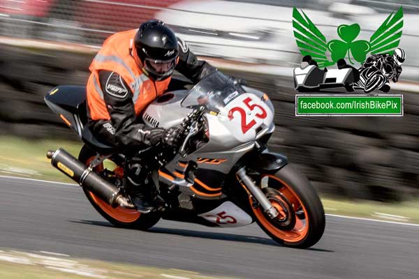 Image linking to Nigel Corrigan motorcycle racing photos