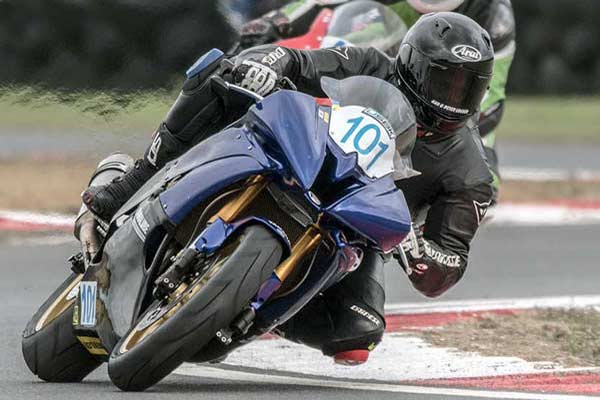 Image linking to Derek Craig motorcycle racing photos