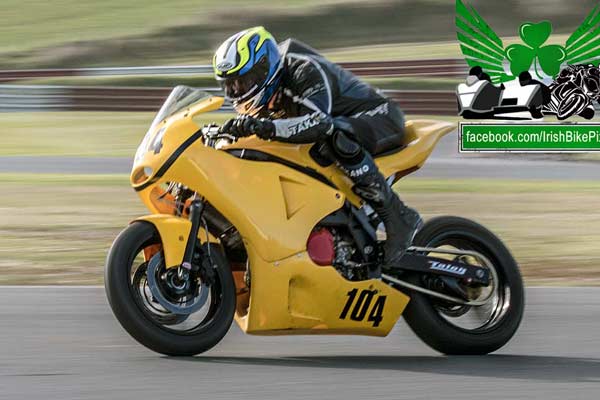 Image linking to Alan Duffy motorcycle racing photos