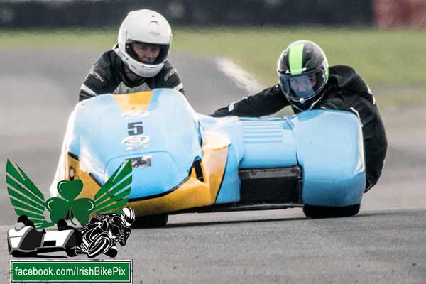 Image linking to Ultan Ferry sidecar racing photos