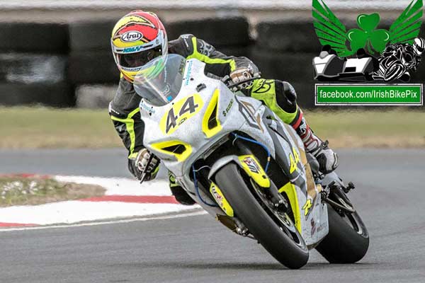 Image linking to Dean Fishbourne motorcycle racing photos