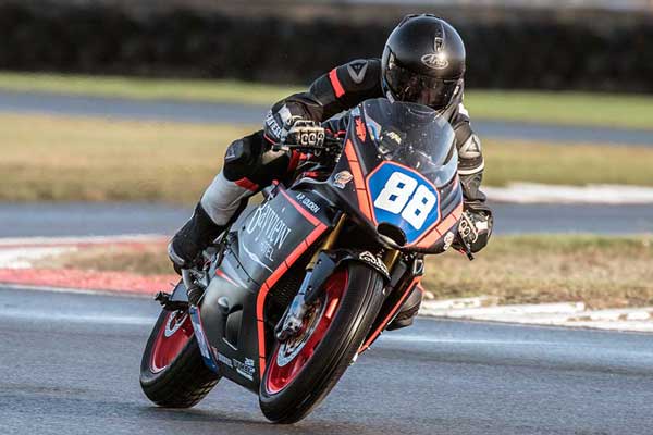 Image linking to Peter Fletcher motorcycle racing photos