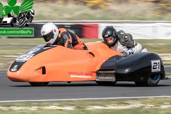 Image linking to Stuart Halliday sidecar racing photos