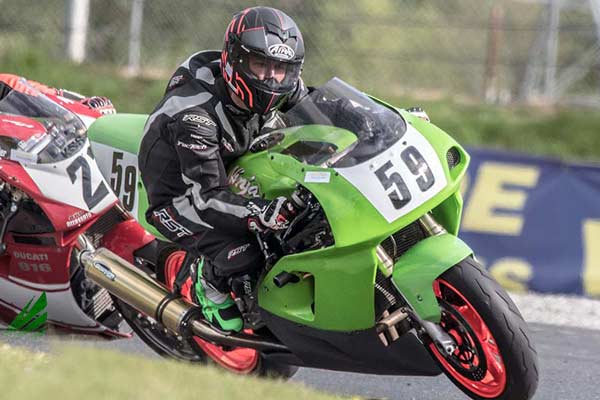 Image linking to Alan Hunter motorcycle racing photos