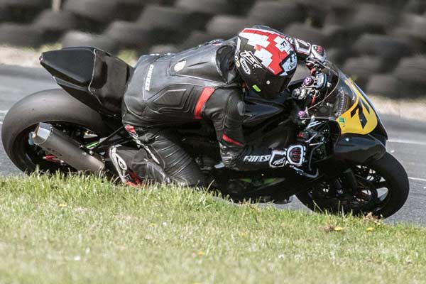 Image linking to Andrew Irvine motorcycle racing photos