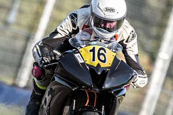 Image linking to Maurice Kiely motorcycle racing photos