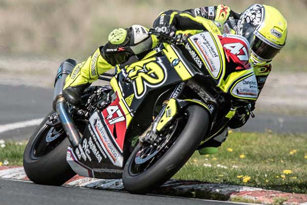 Image linking to Ali Kirk motorcycle racing photos