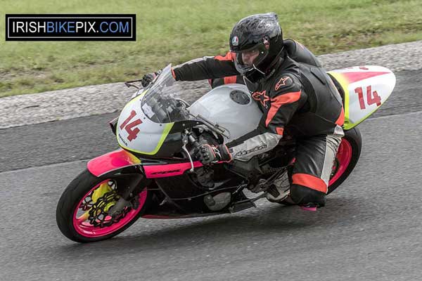 Image linking to Seamus Lee motorcycle racing photos