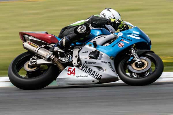 Image linking to Vincent Long motorcycle racing photos