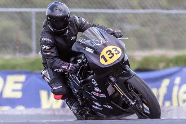 Image linking to Chris Maher motorcycle racing photos