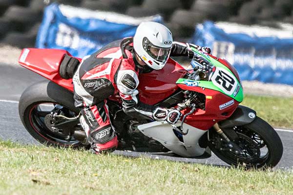 Image linking to Thomas McAdoo motorcycle racing photos