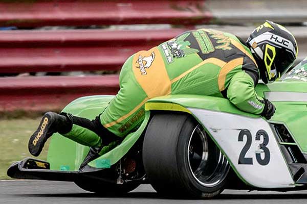 Image linking to Ben McBride sidecar racing photos