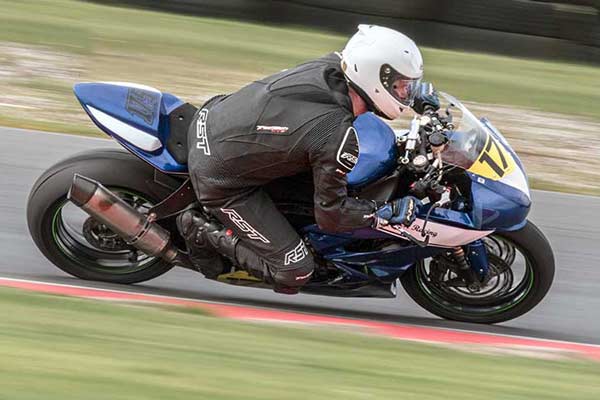Image linking to Declan McCabe motorcycle racing photos
