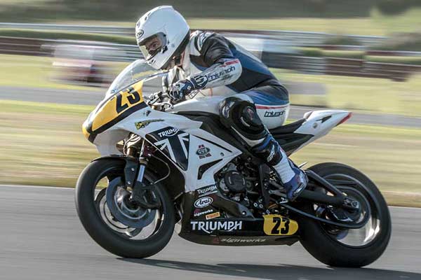 Image linking to Stuart McCann motorcycle racing photos