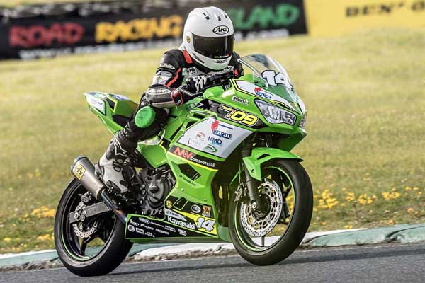 Image linking to James McManus motorcycle racing photos