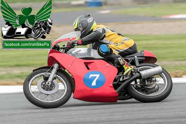 Image linking to David McVicker motorcycle racing photos