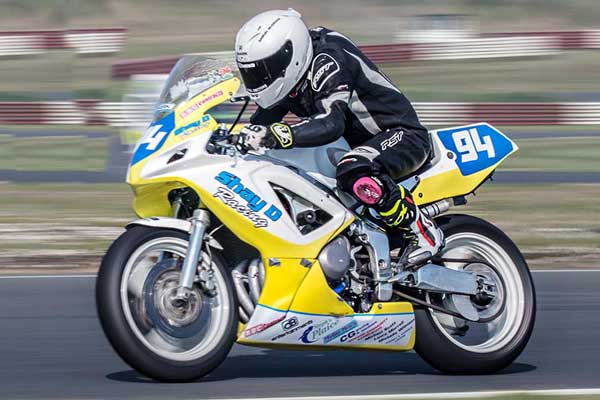 Image linking to Gareth Morrell motorcycle racing photos