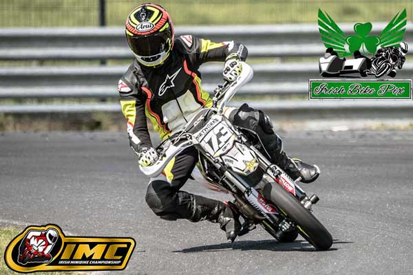 Image linking to Terry Murphy motorcycle racing photos