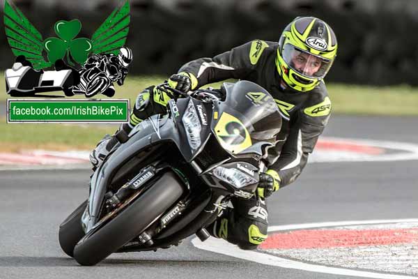 Image linking to Wayne Nicholson motorcycle racing photos