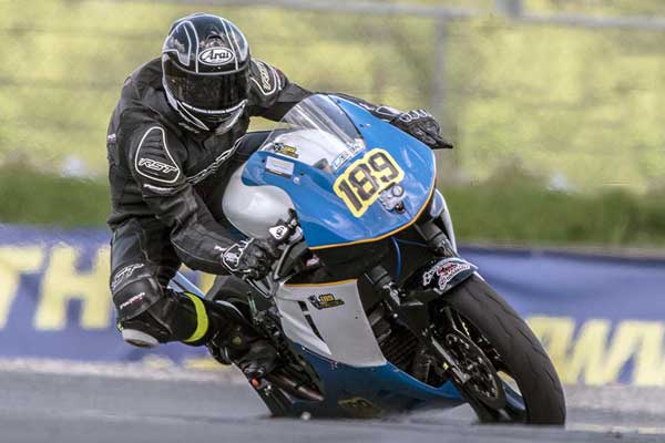 Image linking to Robert O'Connell motorcycle racing photos
