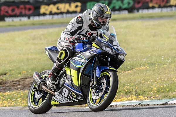 Image linking to Donal O'Donovan motorcycle racing photos