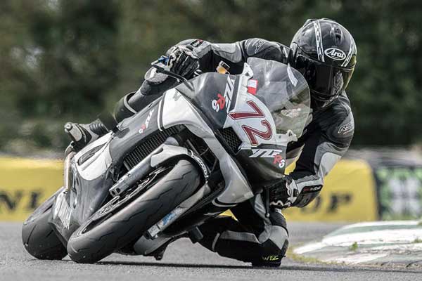 Image linking to Ivan Oxley motorcycle racing photos