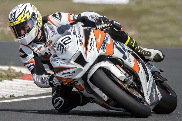 Image linking to Carl Phillips motorcycle racing photos