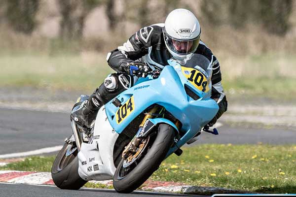 Image linking to Michael Press motorcycle racing photos