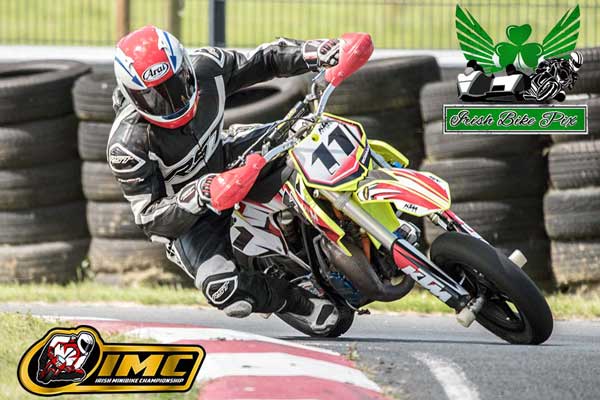 Image linking to Kenny Robinson motorcycle racing photos