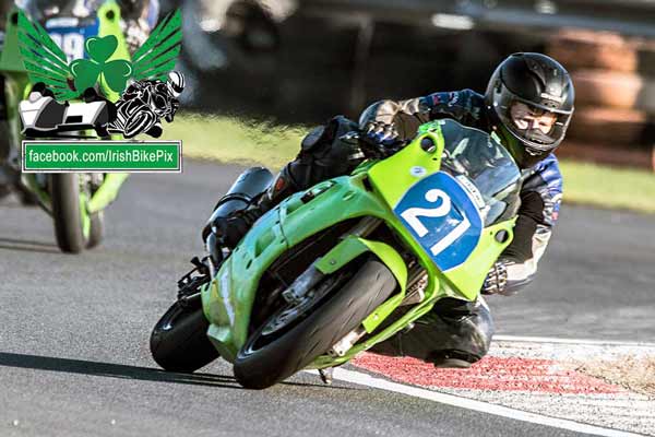Image linking to Scott Russell motorcycle racing photos
