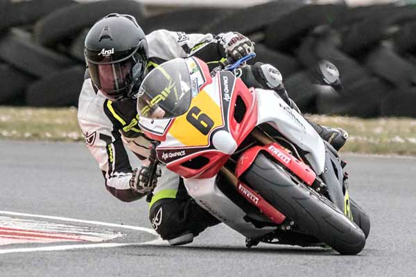 Image linking to John Shields motorcycle racing photos