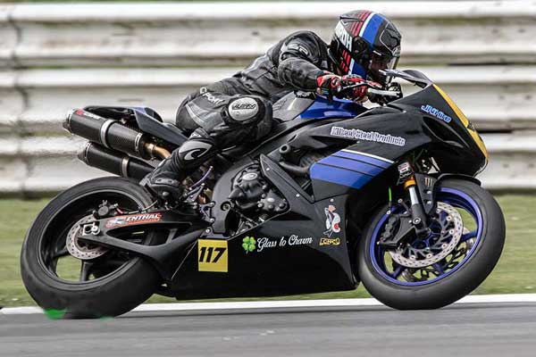 Image linking to Matt Templar motorcycle racing photos
