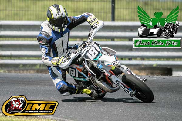 Image linking to James Thompson motorcycle racing photos