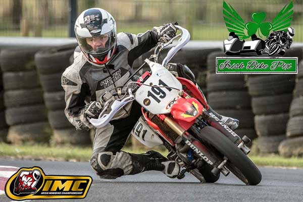 Image linking to Michael Thompson motorcycle racing photos