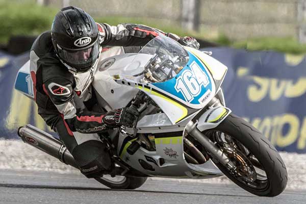 Image linking to Stephen Tobin motorcycle racing photos