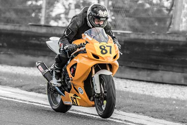 Image linking to James Walsh motorcycle racing photos