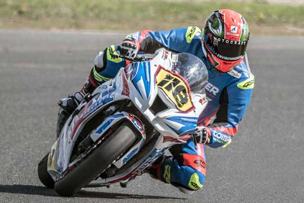 Image linking to Mick Walsh motorcycle racing photos