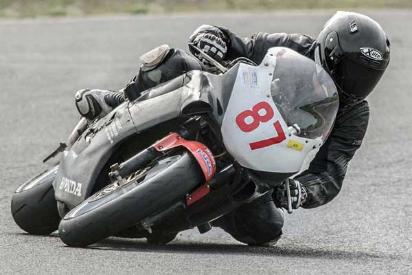 Image linking to Tomas Watkins motorcycle racing photos