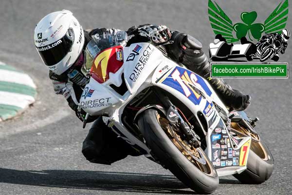 Image linking to Aaron Wright motorcycle racing photos