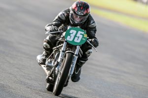 Gavin Duffy motorcycle racing at Bishopscourt Circuit