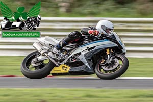 Alan Graham motorcycle racing at Bishopscourt Circuit